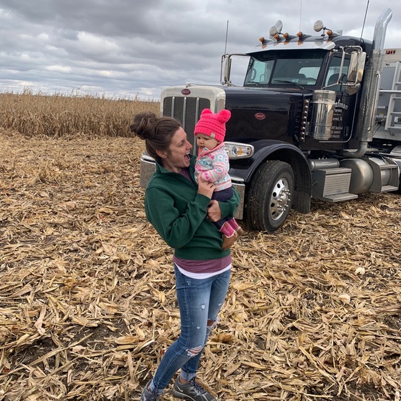 Meet your Posher, Jessica - Picture 1 of 1